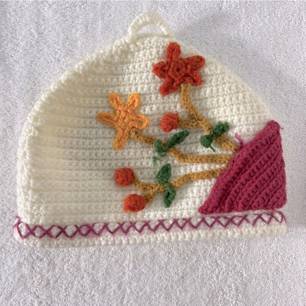 Vintage Handmade Crochet Knit Teapot Cover Cottagecore Grannycore Countrycore